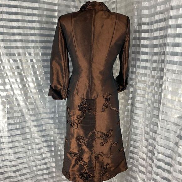J Rose Brown Floral Appliqué Dress Suit - Picture 4 of 7